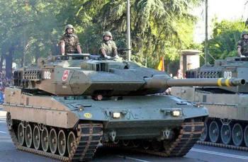 国产豹2坦克视频,国产化升级，展现中国坦克工业新高度